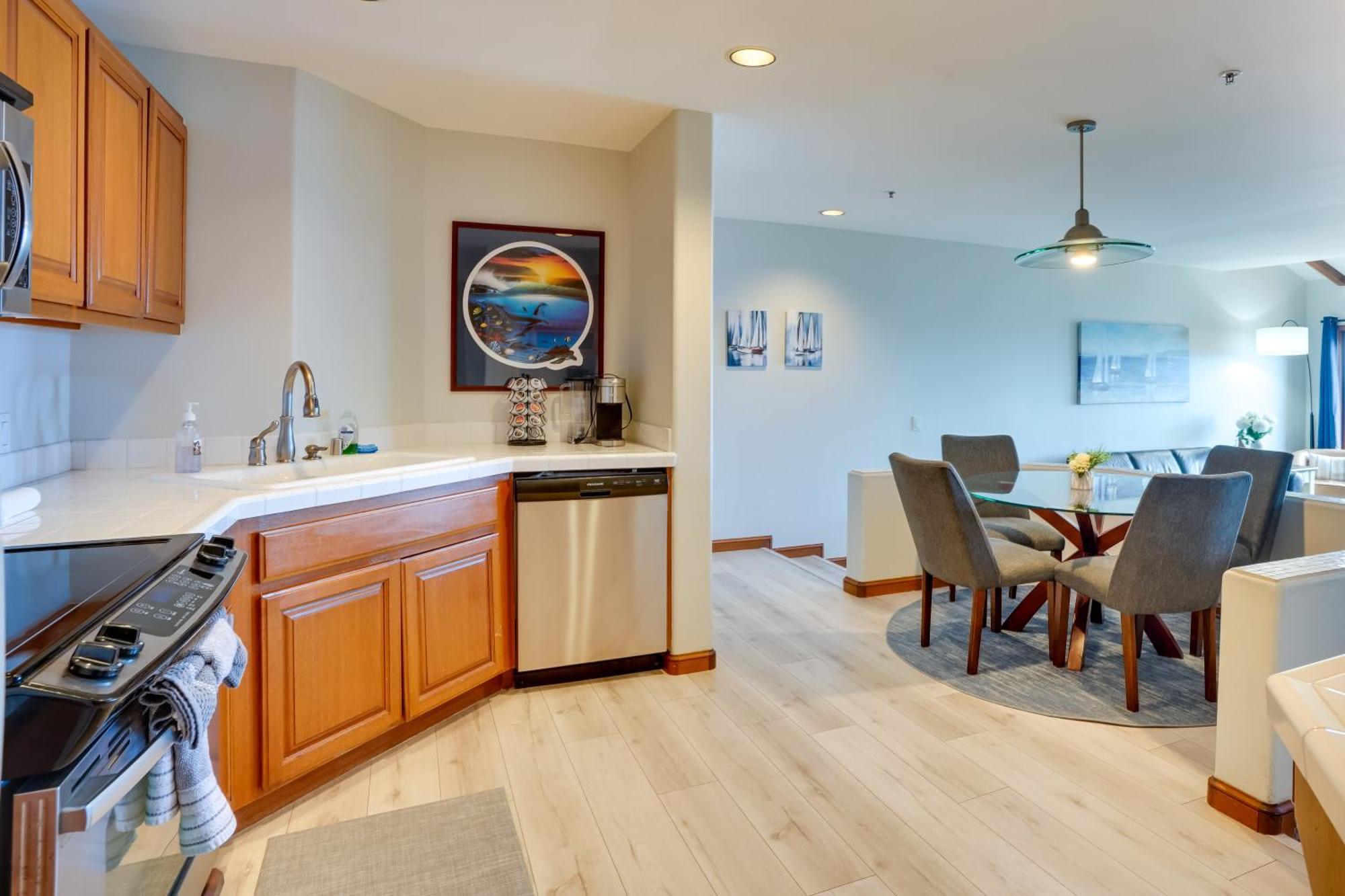 Bright Catalina Island Condo With Ocean Views! أفالون المظهر الخارجي الصورة