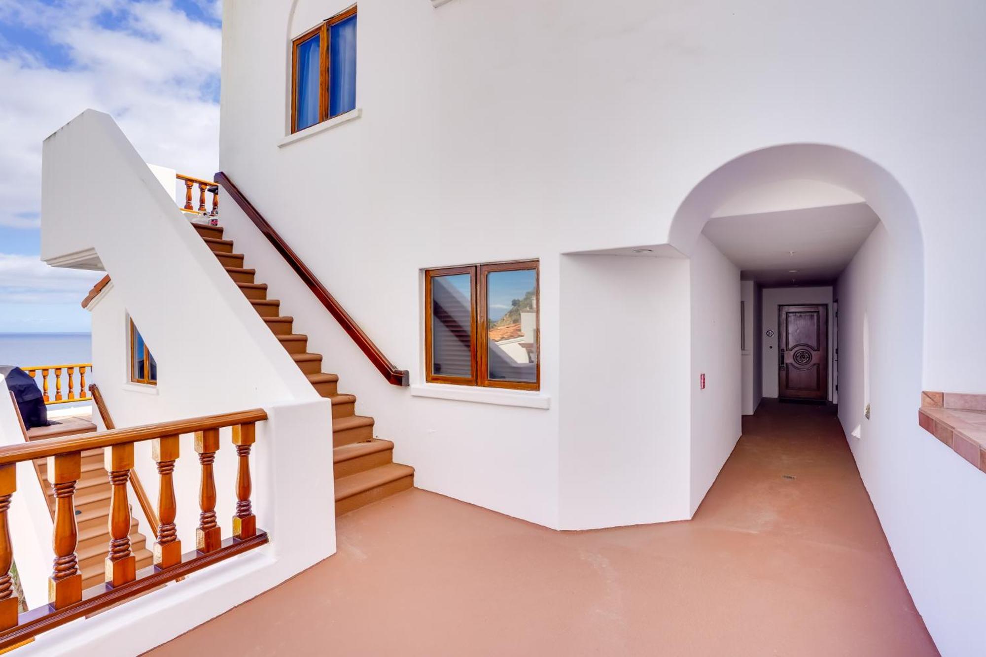 Bright Catalina Island Condo With Ocean Views! أفالون المظهر الخارجي الصورة