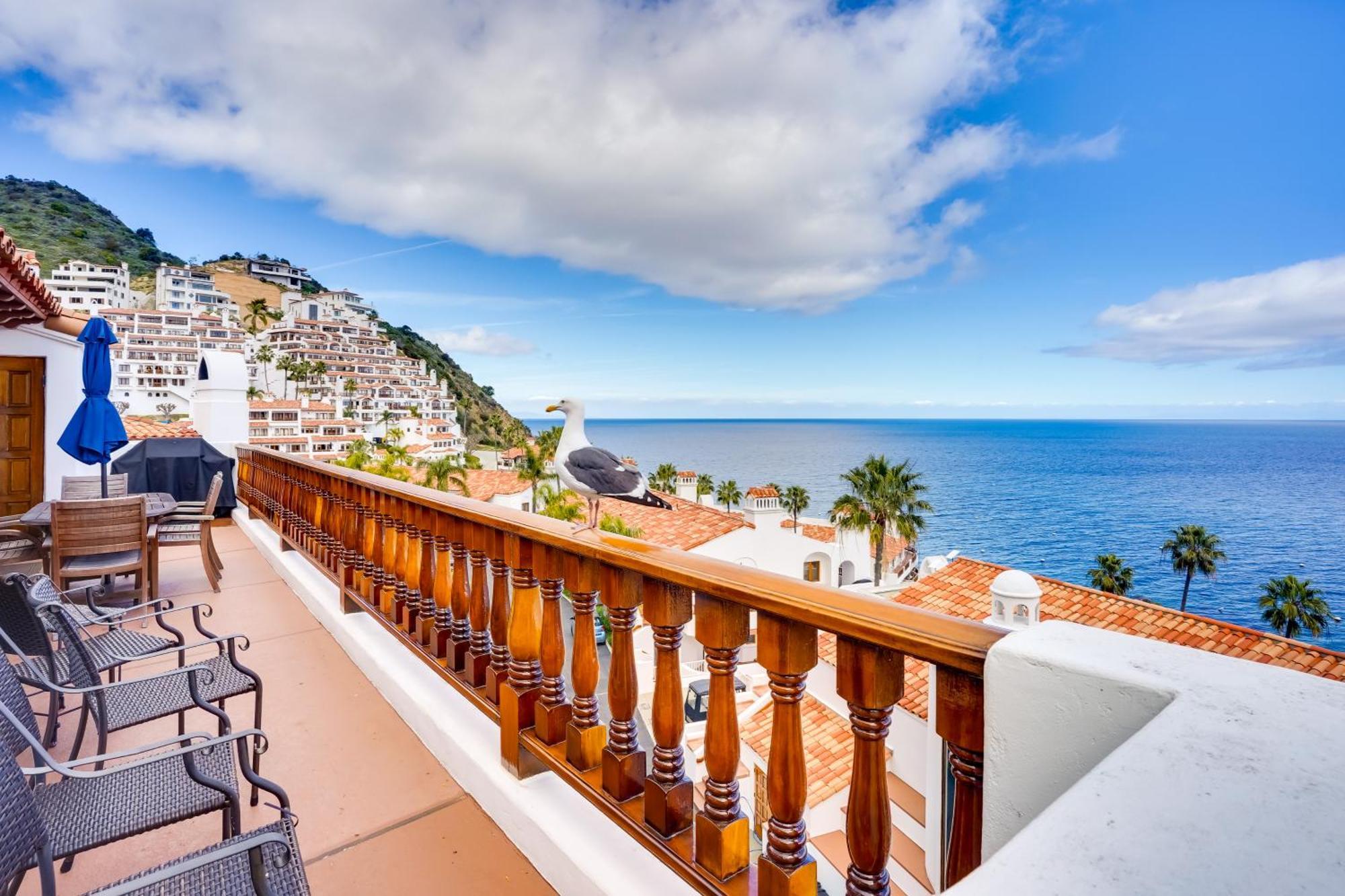 Bright Catalina Island Condo With Ocean Views! أفالون المظهر الخارجي الصورة